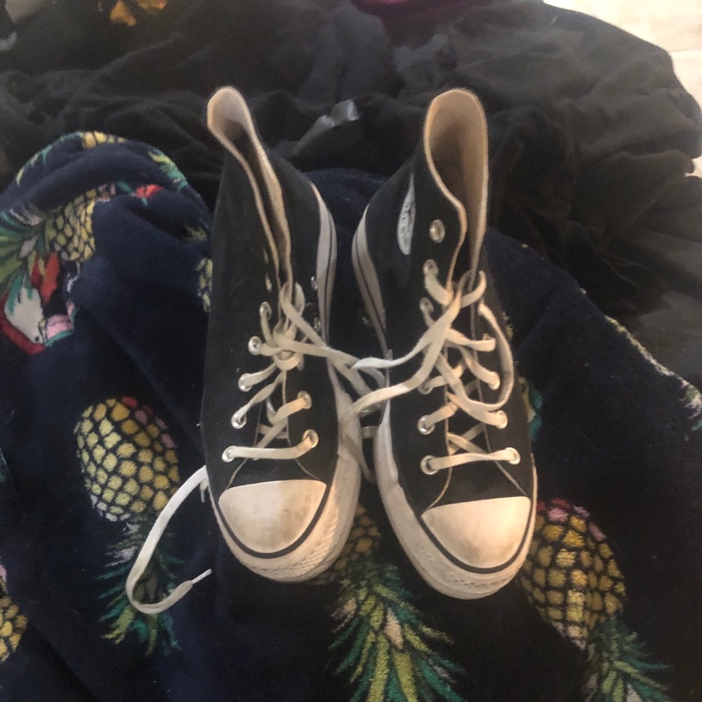 Converse All Star size 5 1/2 Black like new